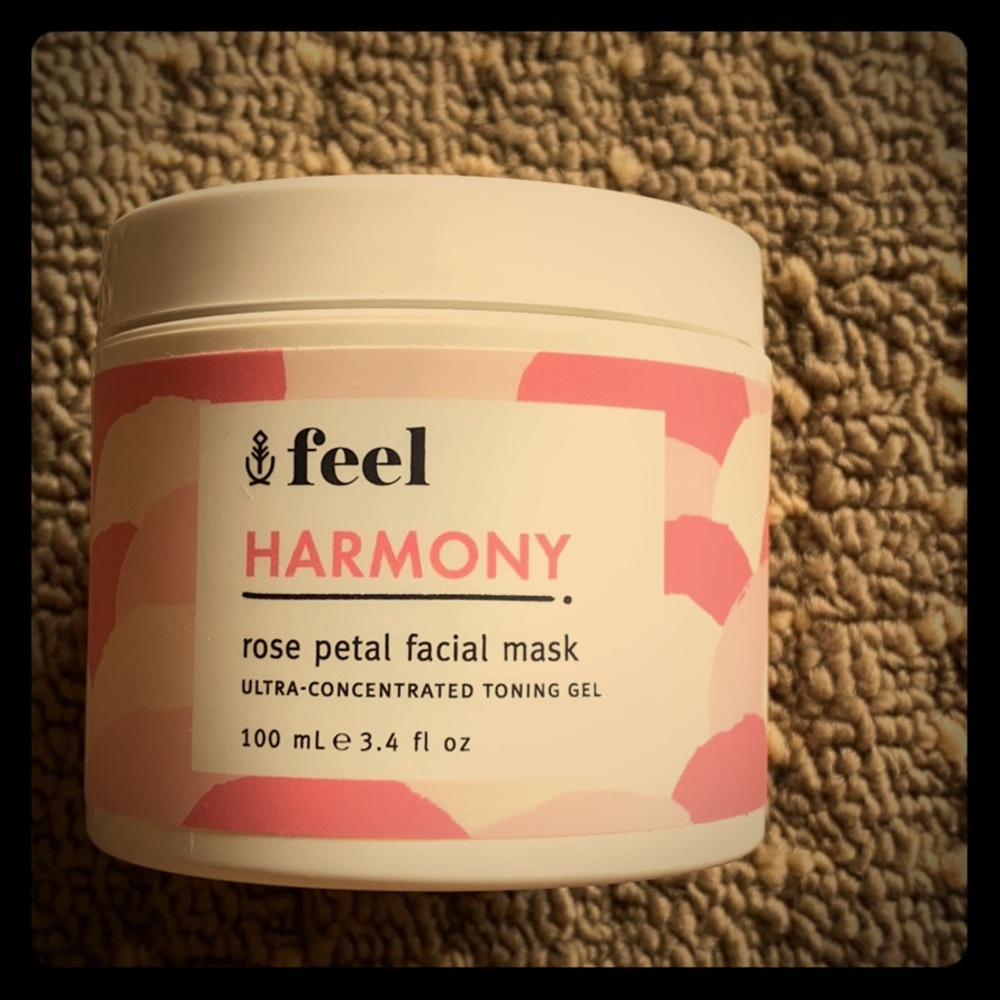 Feel Harmony rose petal facial mask